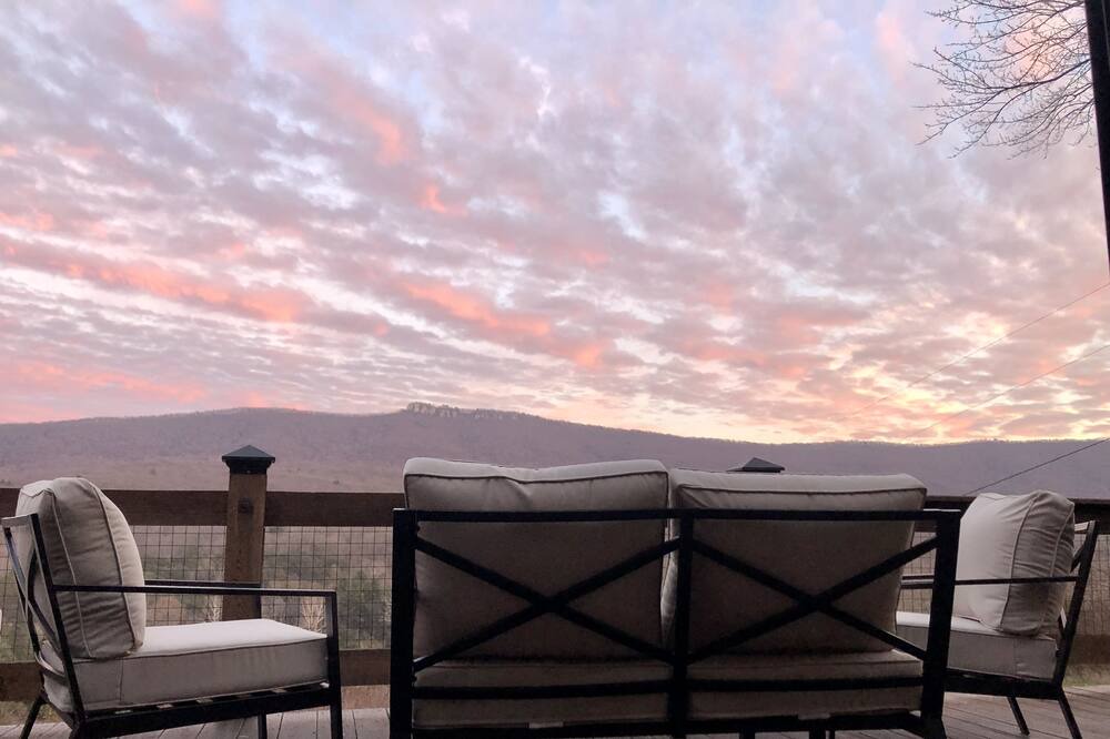 Photo of Patio Balcony in Wardensville