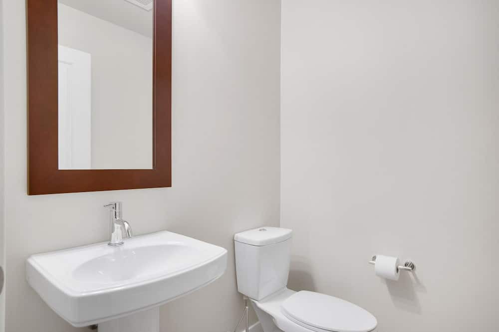 Photo of Bathroom in Cherry Creek