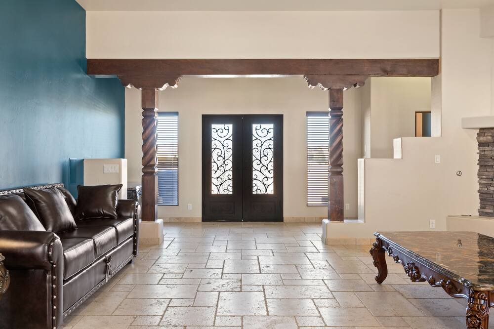 Photo of Livingroom in Westside