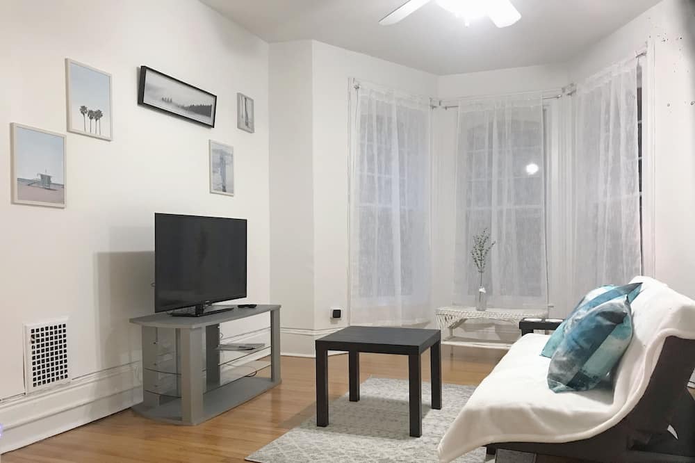 Photo of Livingroom in Eastside