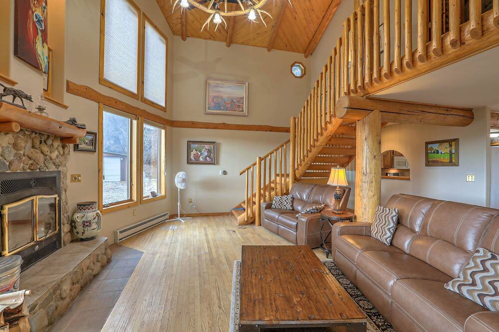 Photo of Livingroom in Canoncito