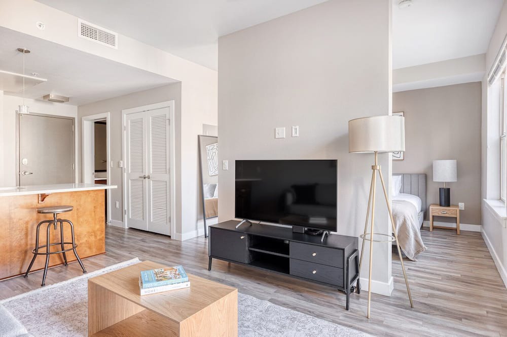 Photo of Livingroom in Uptown
