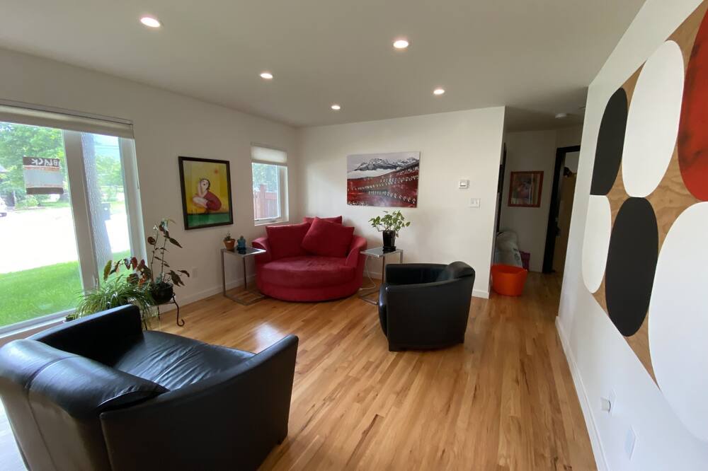 Photo of Livingroom in Old North Boulder