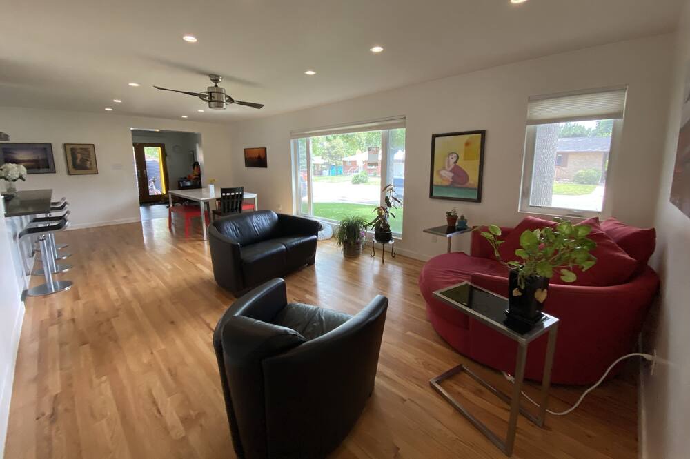 Photo of Livingroom in Old North Boulder