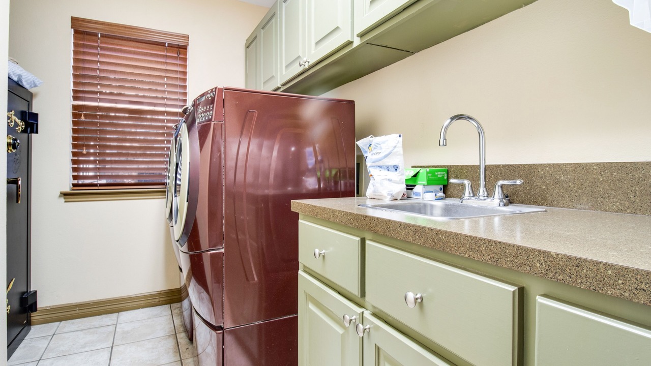 Photo of Kitchen in Apache Shores