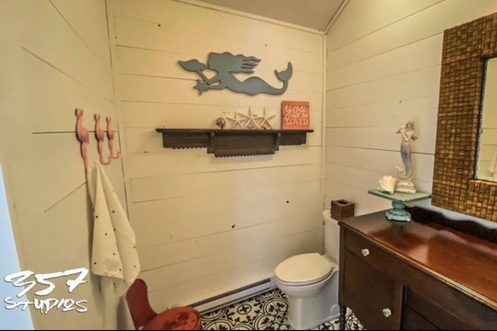 Photo of Bathroom in Goreville