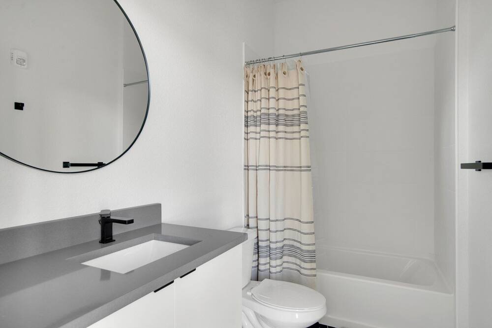 Photo of Bathroom in West Colfax
