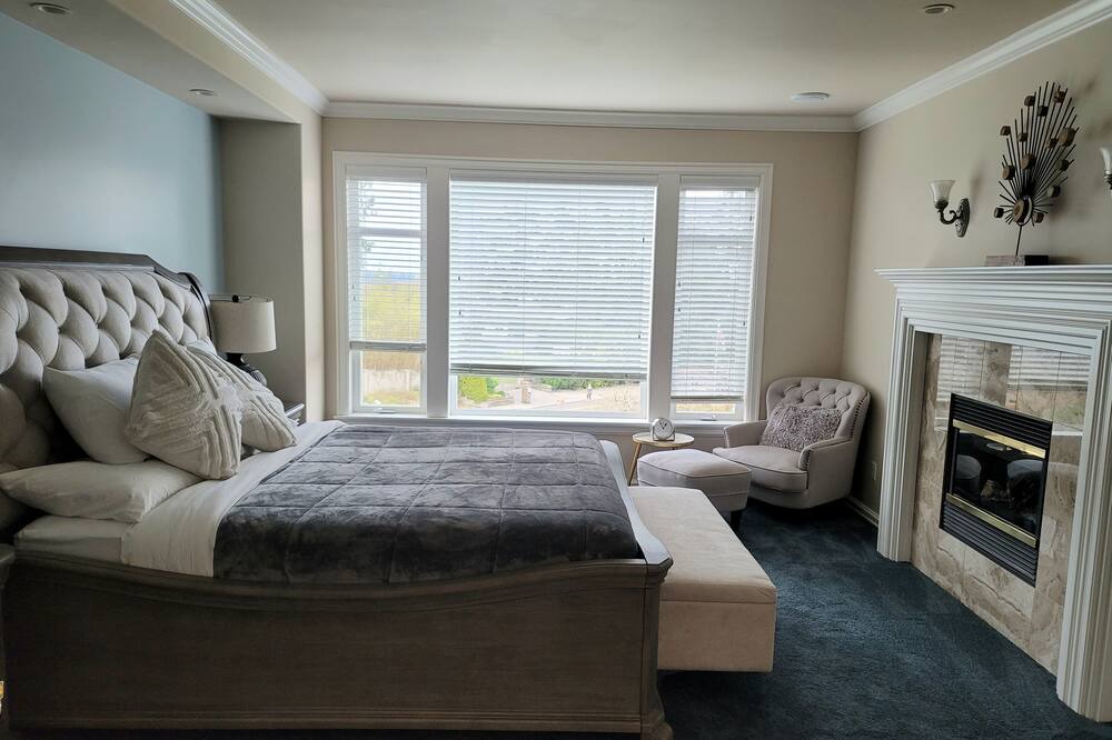 Photo of Bedroom in Harbour Pointe