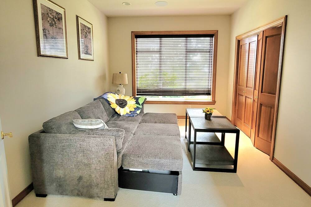 Photo of Bedroom in Harbour Pointe