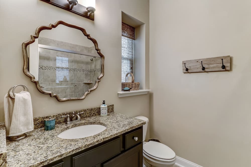 Photo of Bathroom in Amelia City