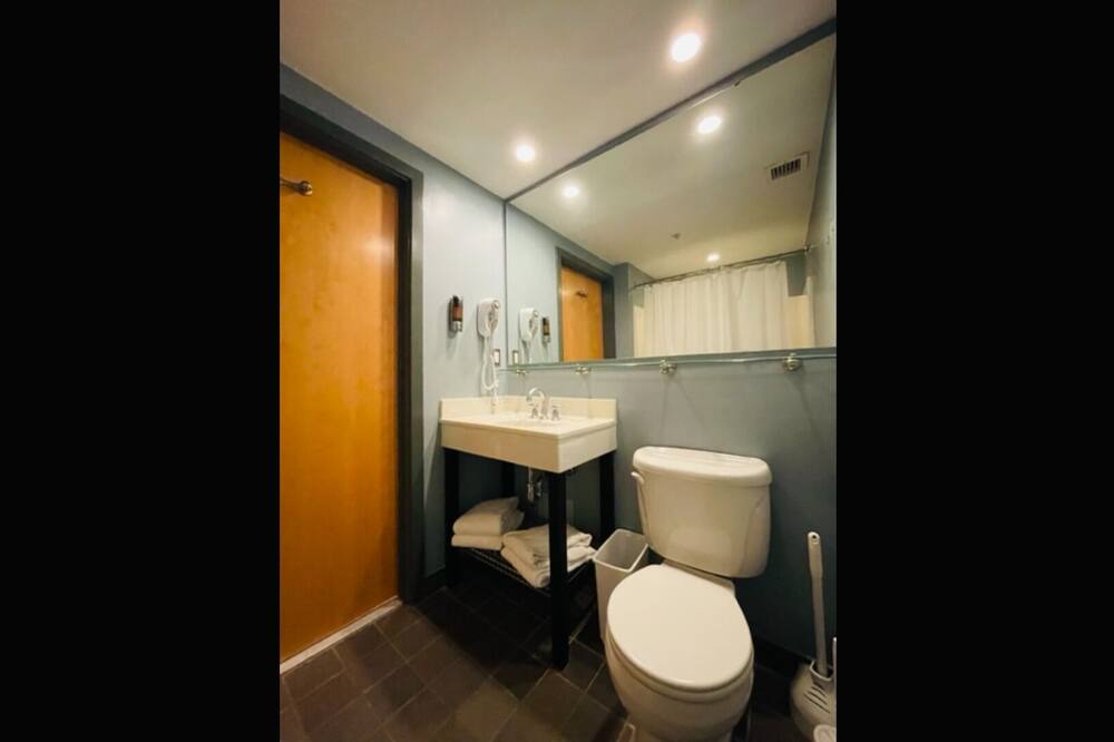 Photo of Bathroom in Snowshoe