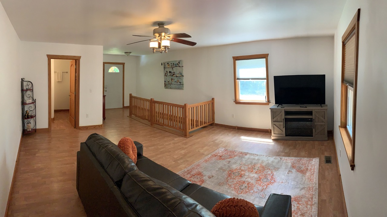 Photo of Livingroom in Cobden