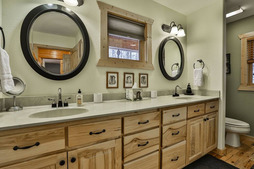 Photo of Bathroom in Ellijay