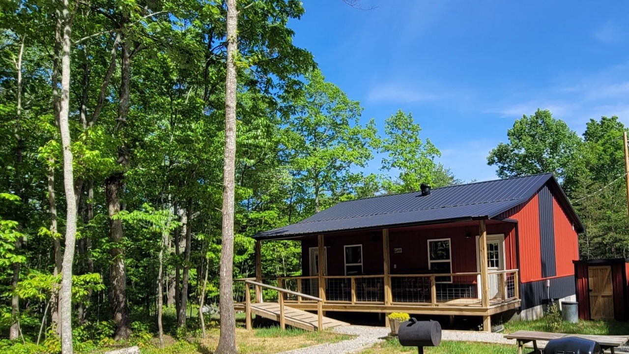 Photo of Buildings in Beersheba Springs