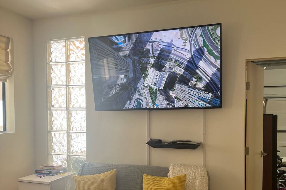 Photo of Livingroom in Silver Strand