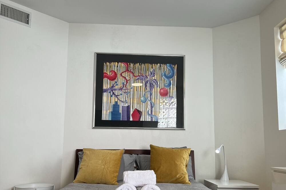Photo of Bedroom in Silver Strand