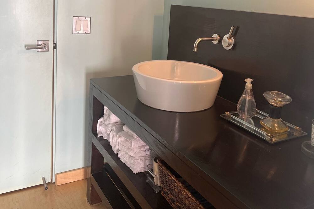 Photo of Bathroom in Silver Strand