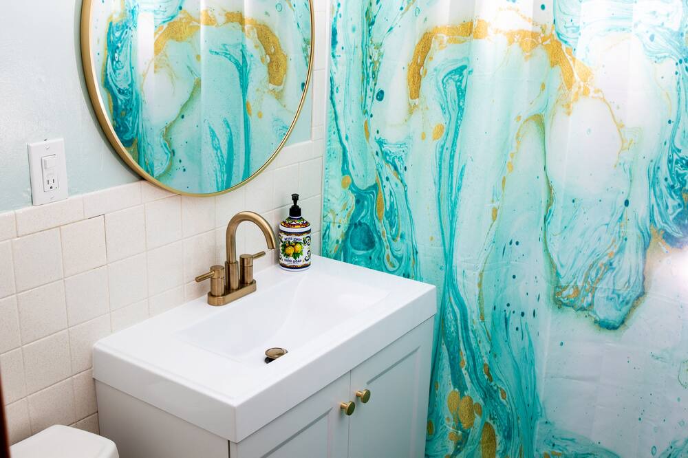 Photo of Bathroom in Lamar Heights Area