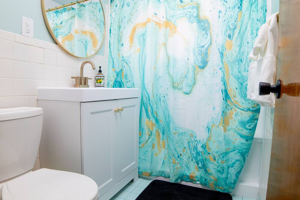 Photo of Bathroom in Lamar Heights Area
