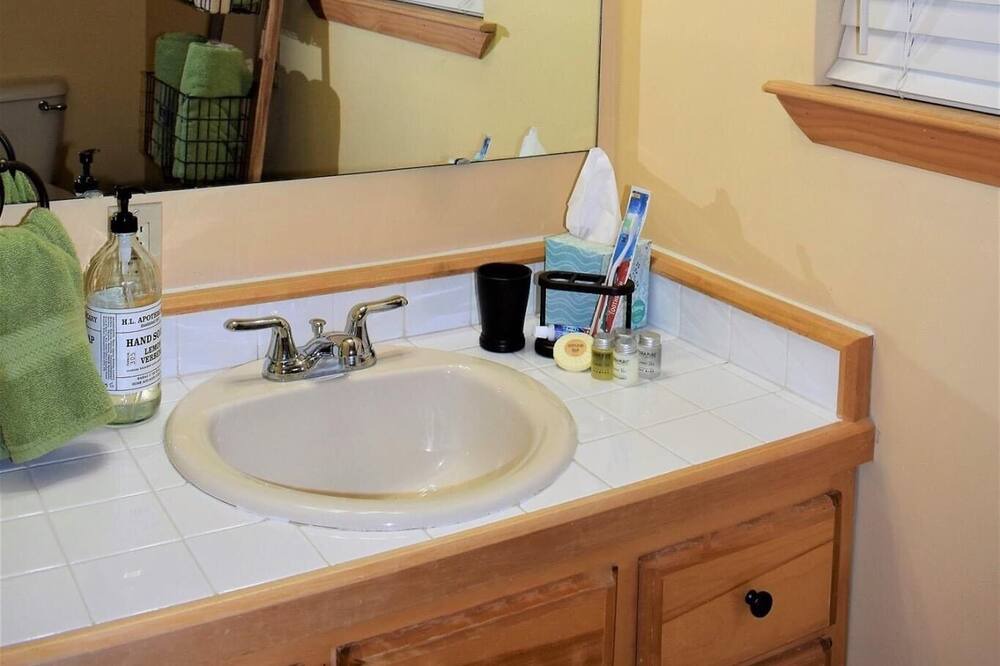 Photo of Bathroom in Spencer