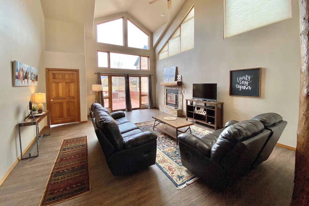 Photo of Livingroom in Dalton Ranch
