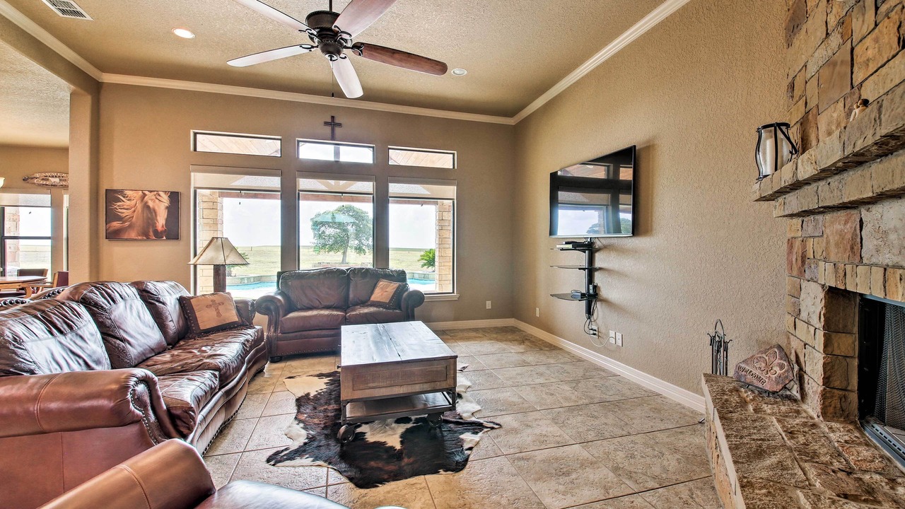 Photo of Livingroom in Sutherland Springs