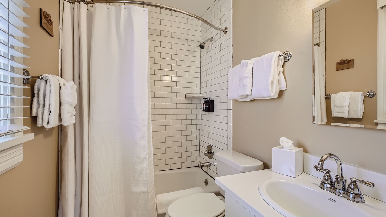Photo of Bathroom in Central Boulder