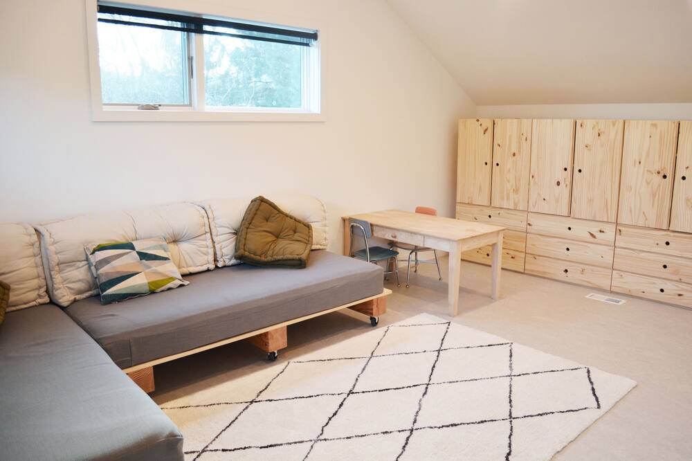 Photo of Livingroom in Wonderland Lake