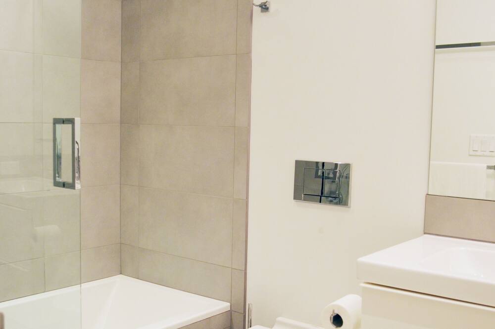 Photo of Bathroom in Wonderland Lake