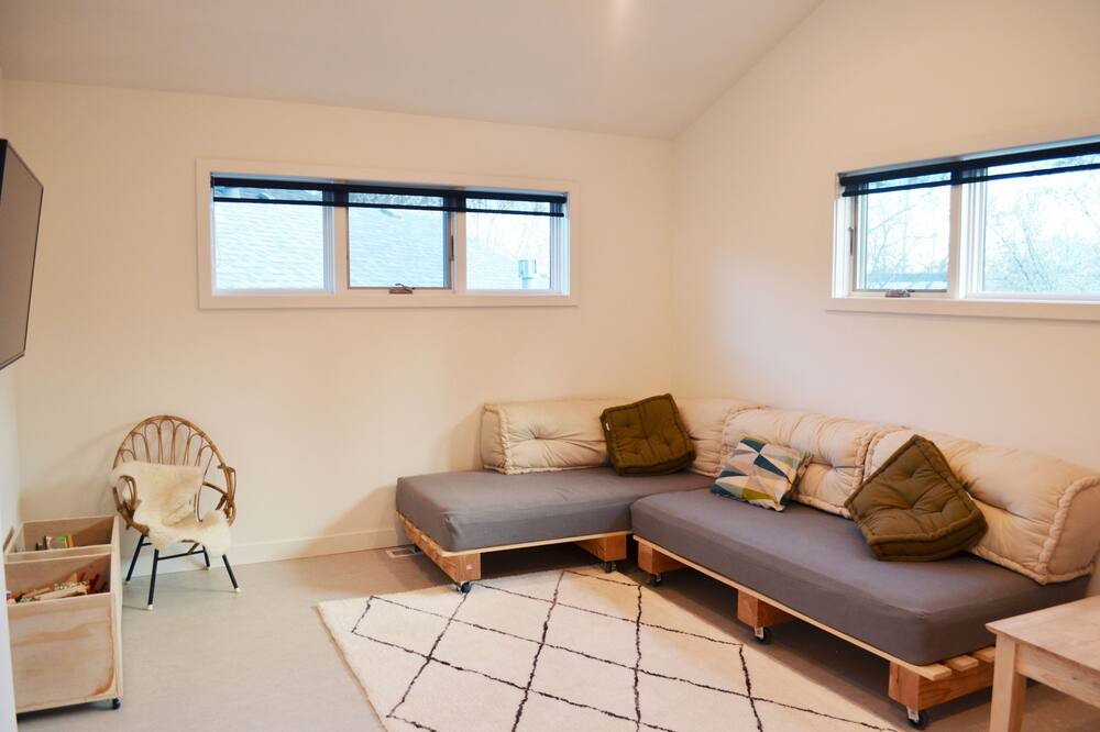 Photo of Livingroom in Wonderland Lake