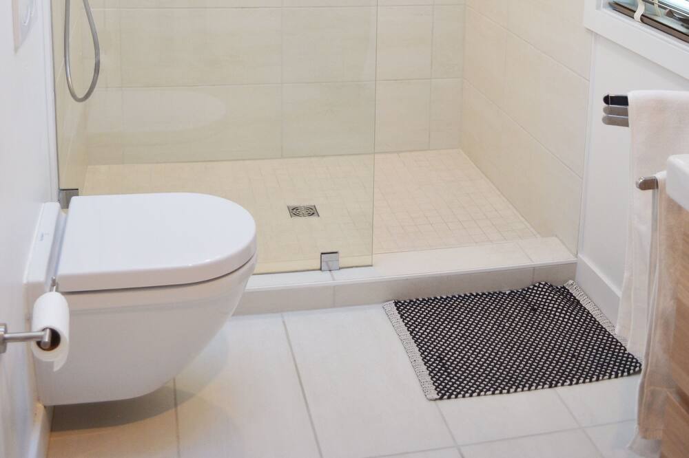 Photo of Bathroom in Wonderland Lake
