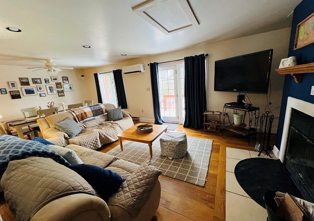 Photo of Livingroom in North Creek