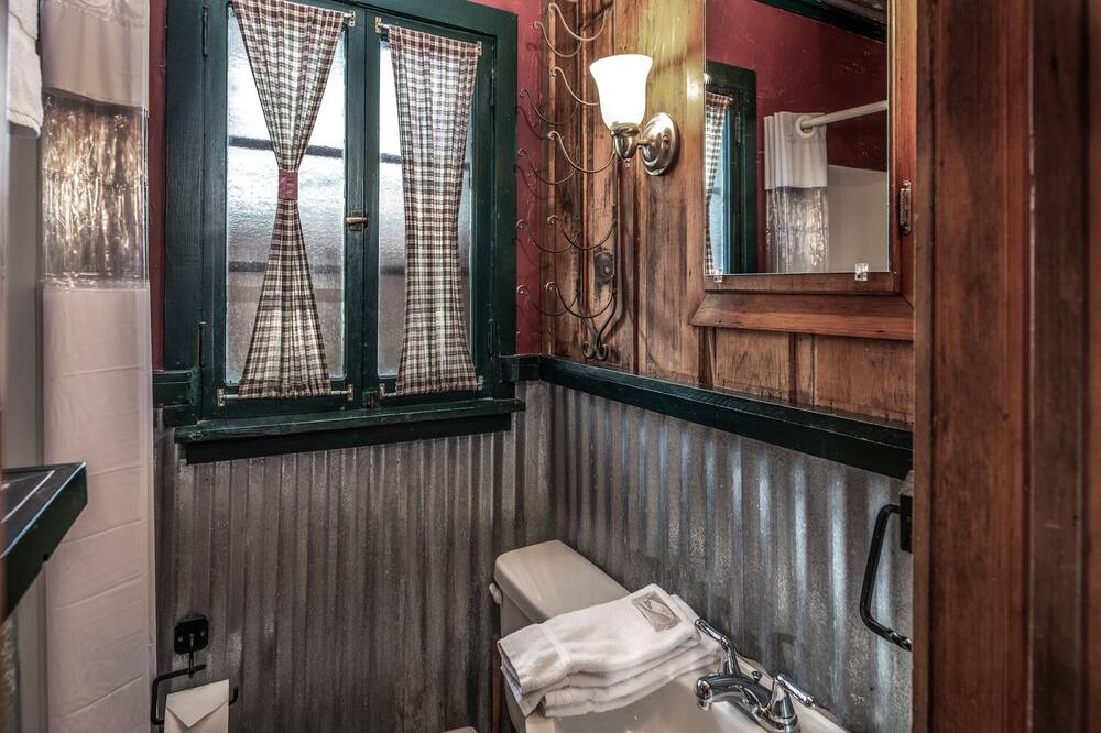 Photo of Bathroom in Ruidoso