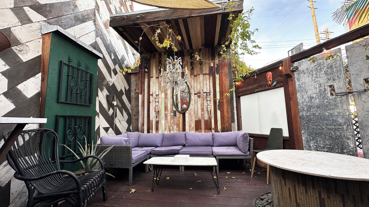 Photo of Patio Balcony in East Hollywood