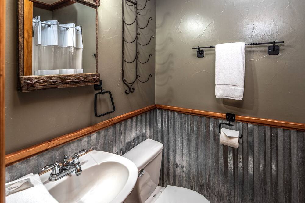 Photo of Bathroom in Ruidoso