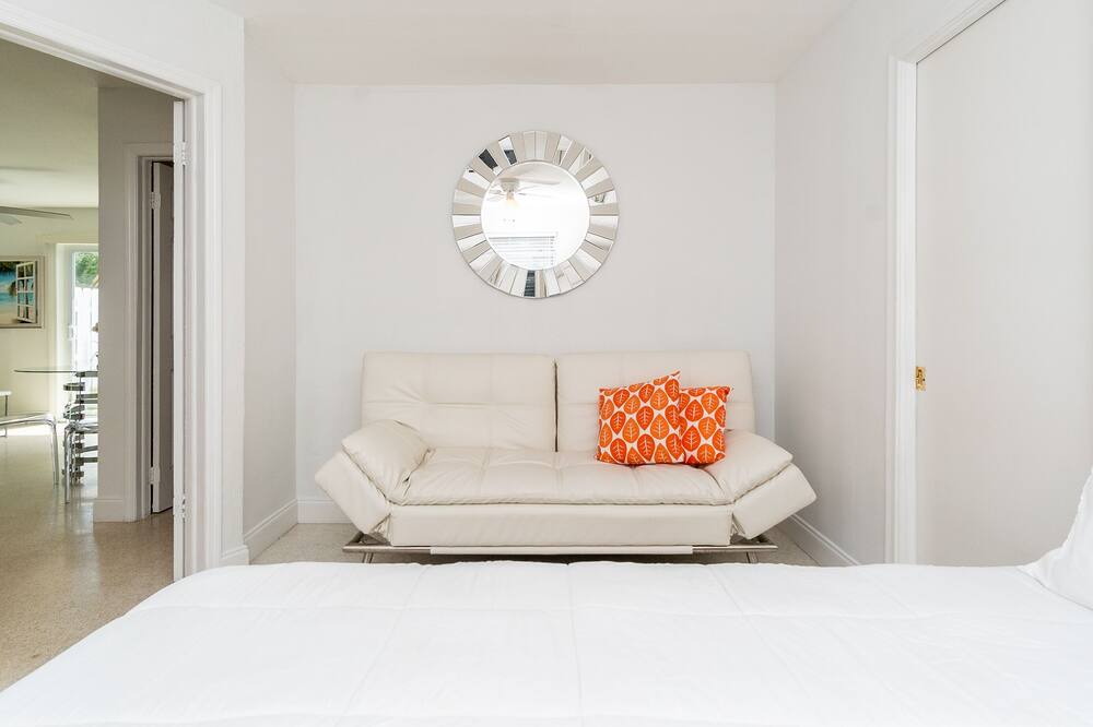 Photo of Bedroom in Melaleuca Gardens