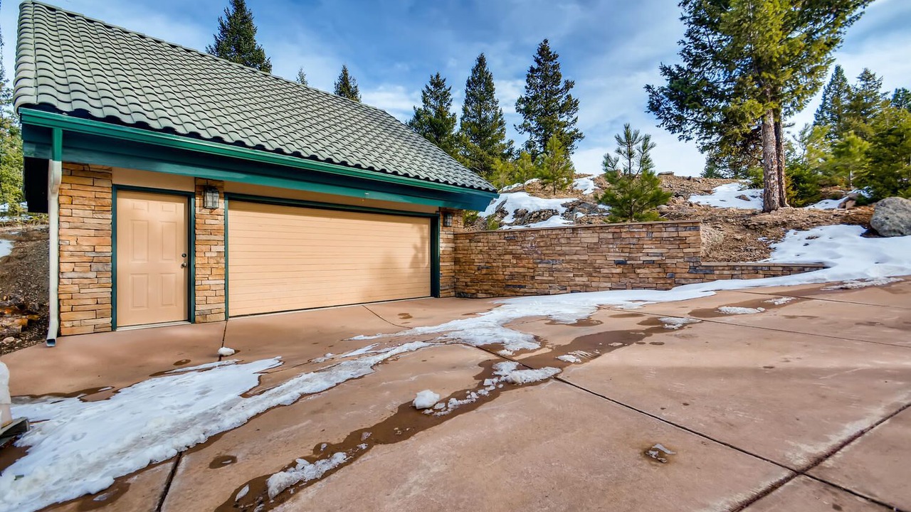 Photo of Outdoor in Evergreen West Central