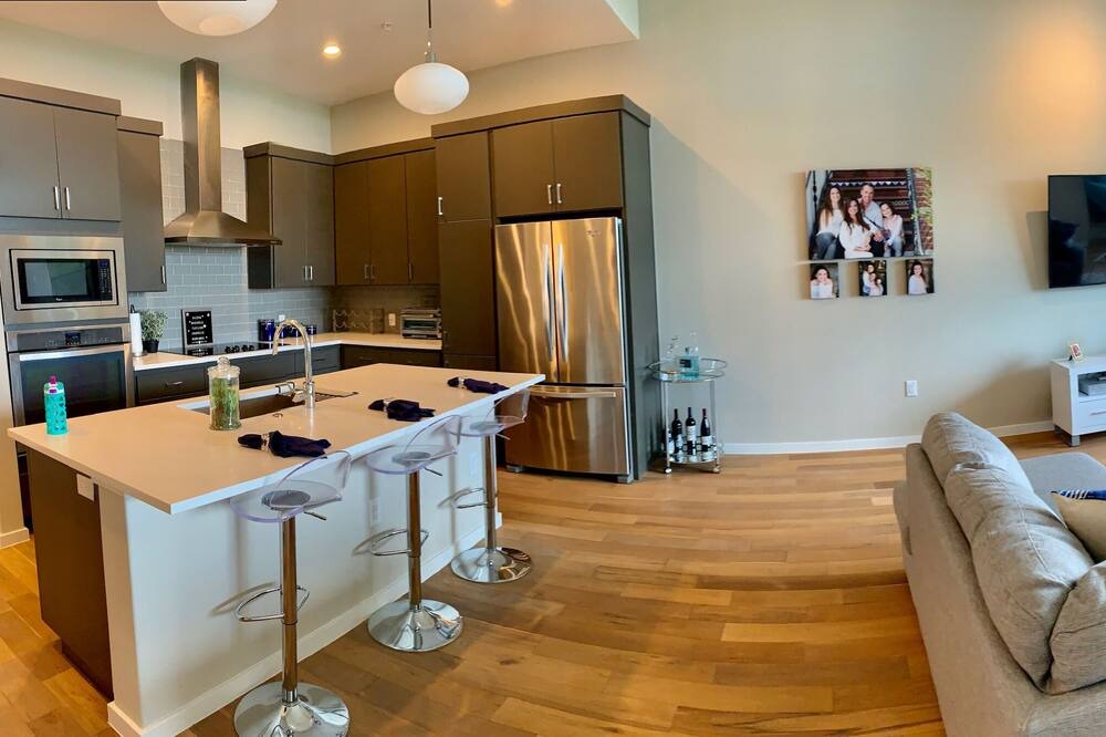 Photo of Livingroom in Emerald Point