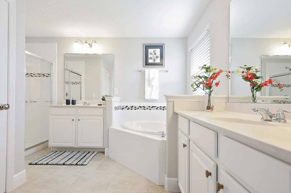 Photo of Bathroom in Loughman