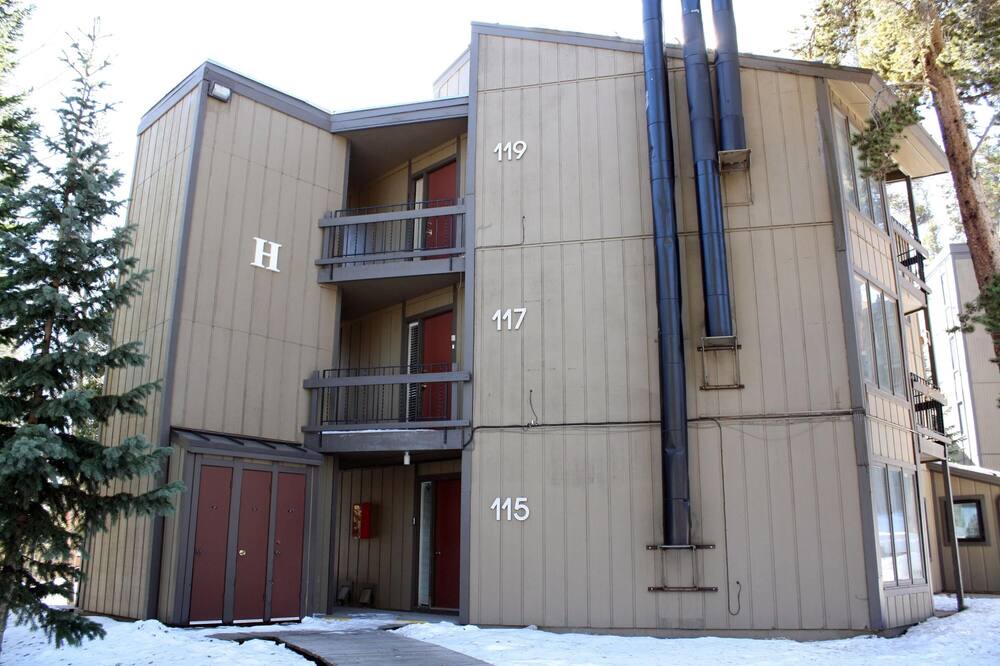 Photo of Outdoor in Peak 8