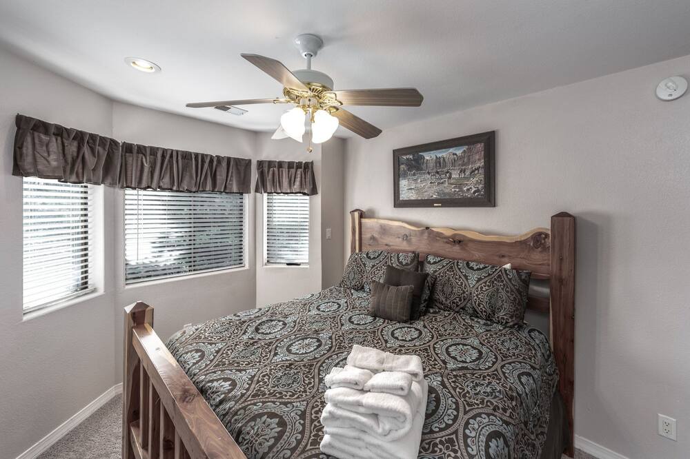 Photo of Bedroom in Ruidoso