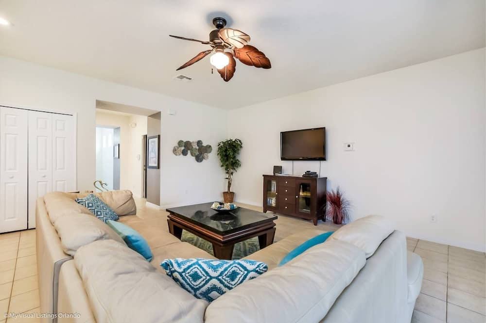 Photo of Livingroom in Watersong