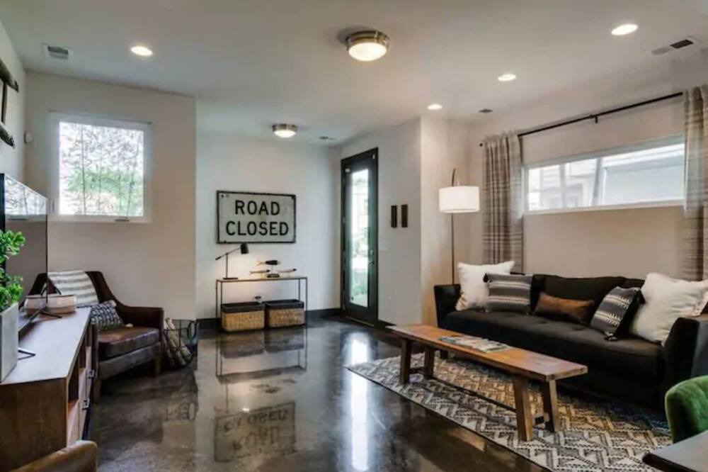 Photo of Livingroom in Chestnut Hill