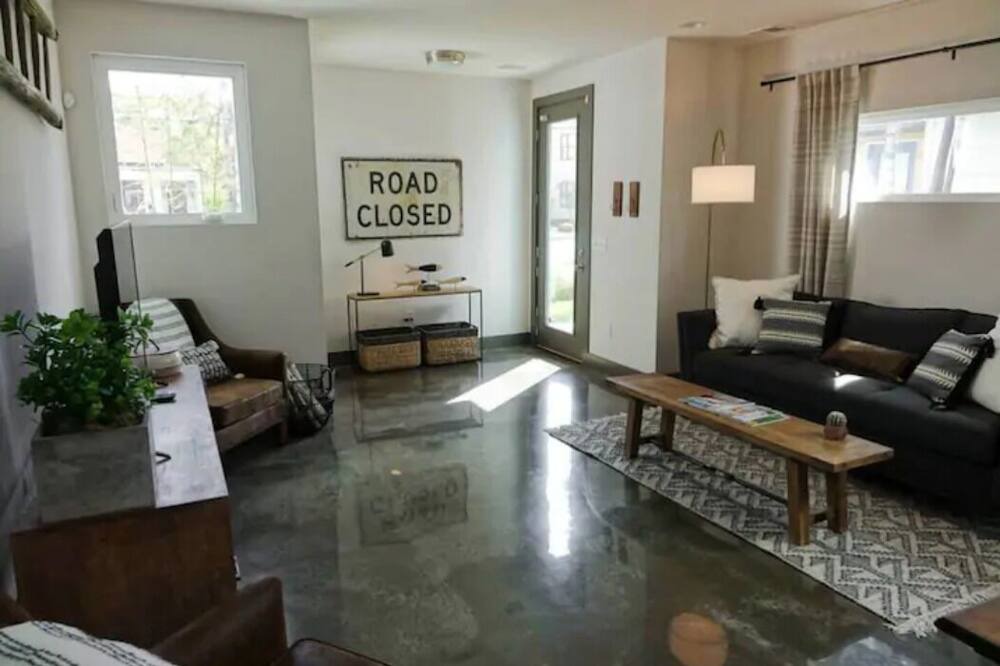 Photo of Livingroom in Chestnut Hill