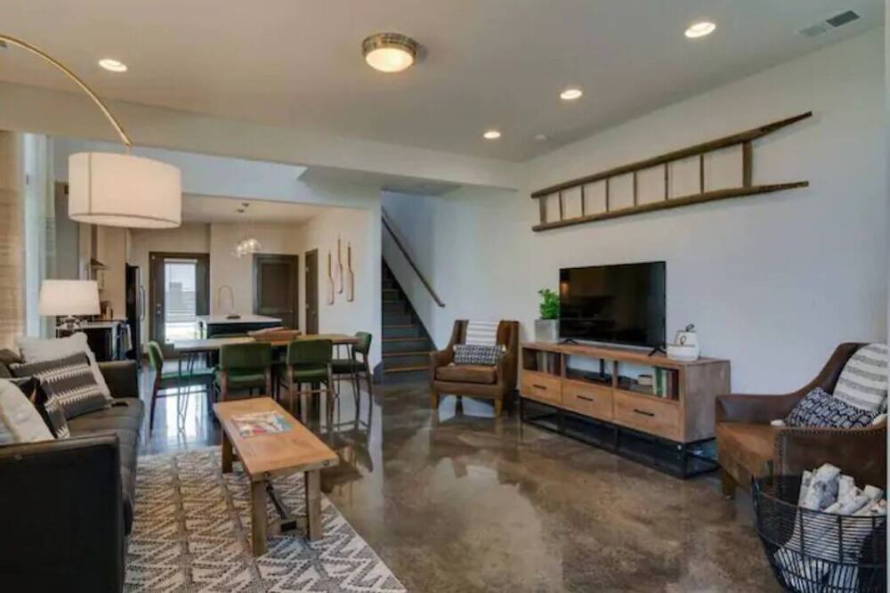 Photo of Livingroom in Chestnut Hill