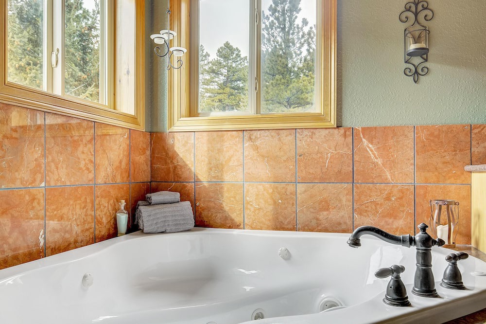 Photo of Bathroom in Morrison