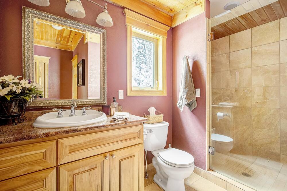 Photo of Bathroom in Morrison