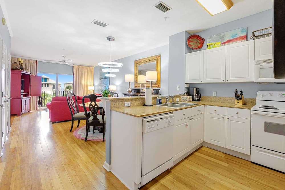 Photo of Kitchen in Frangista Beach