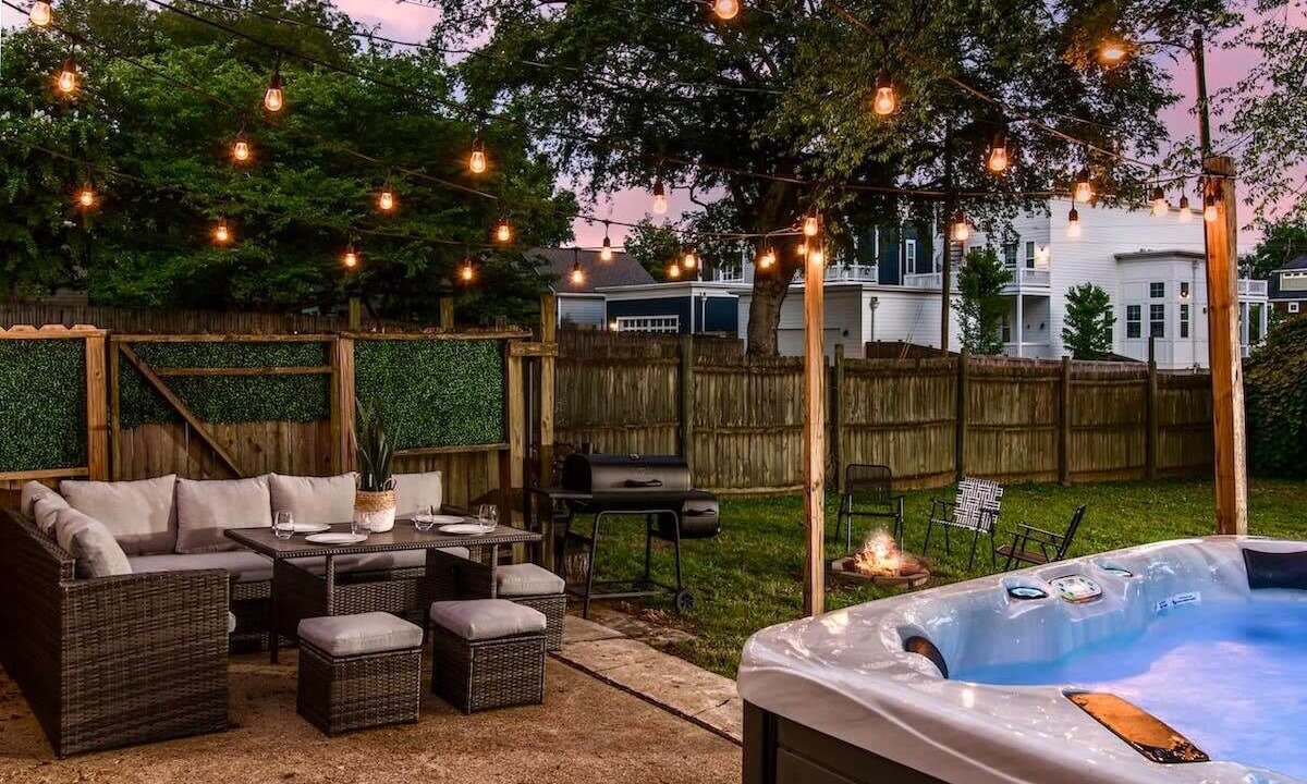 Photo of Outdoor in Shelby Hills