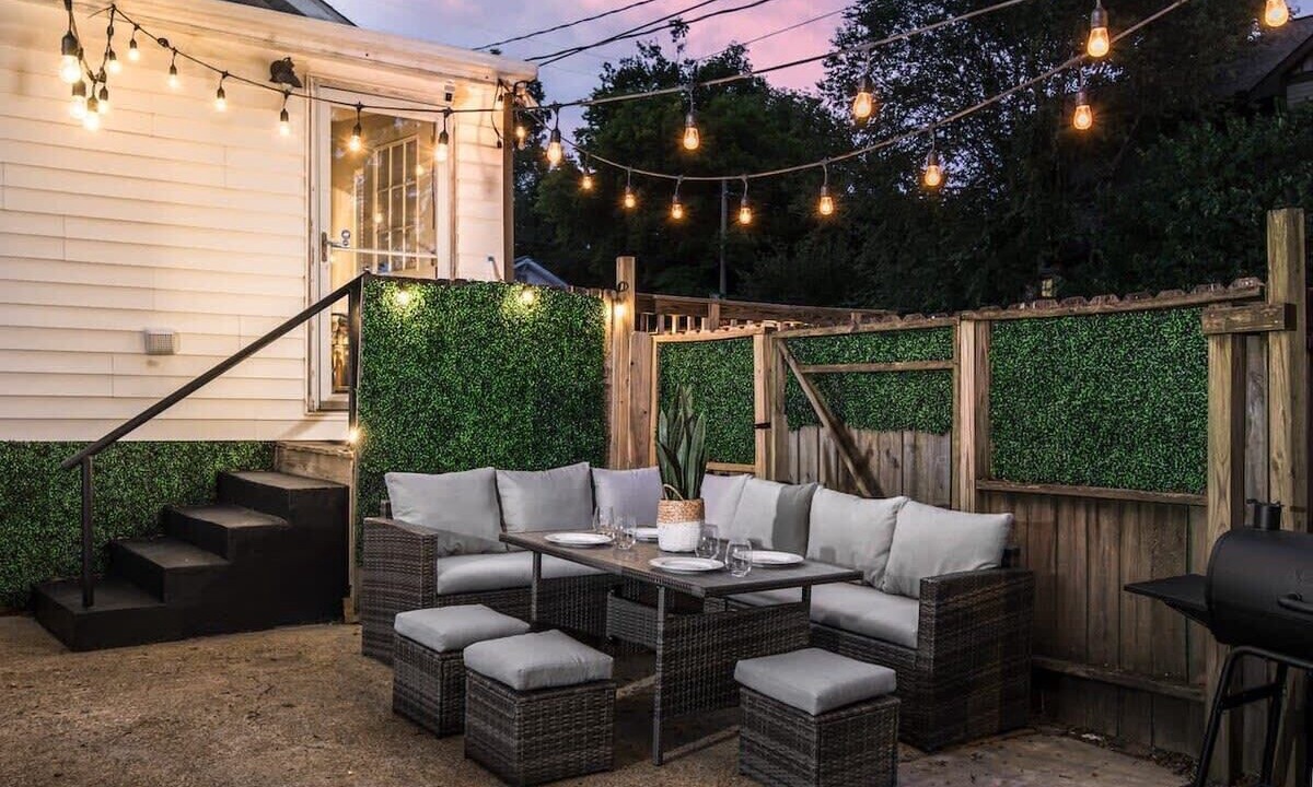 Photo of Outdoor in Shelby Hills
